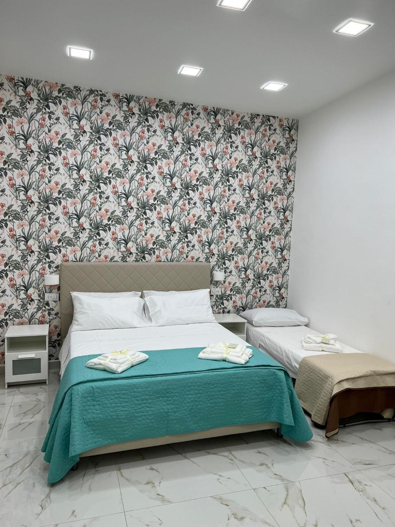 那不勒斯Virgy House住宿加早餐旅馆 外观 照片
